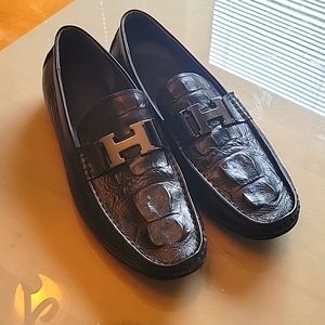 H logo leather loafer dress shoes size 10